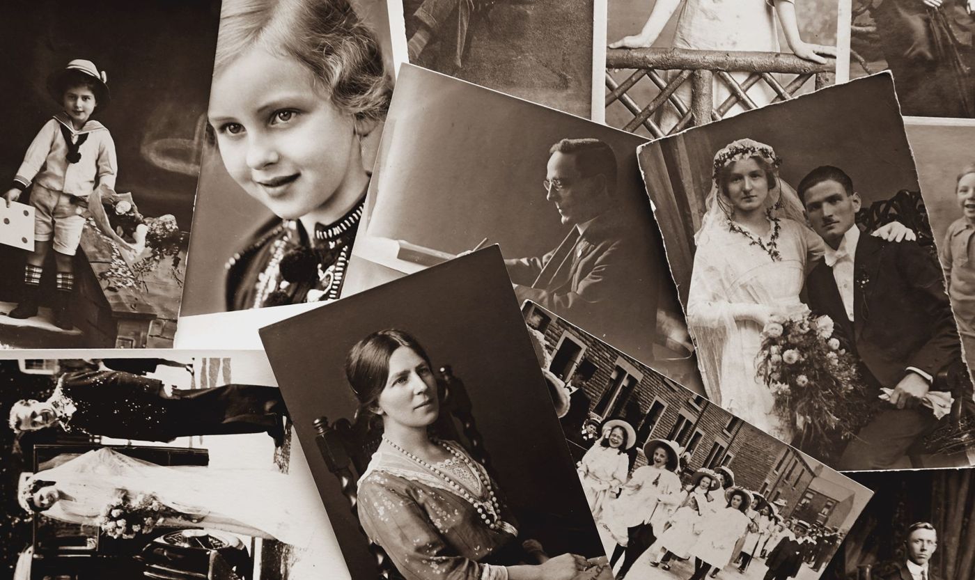 Gamle sort-hvide fotos af børn, en familie og et brudepar, lagt hulter til bulter